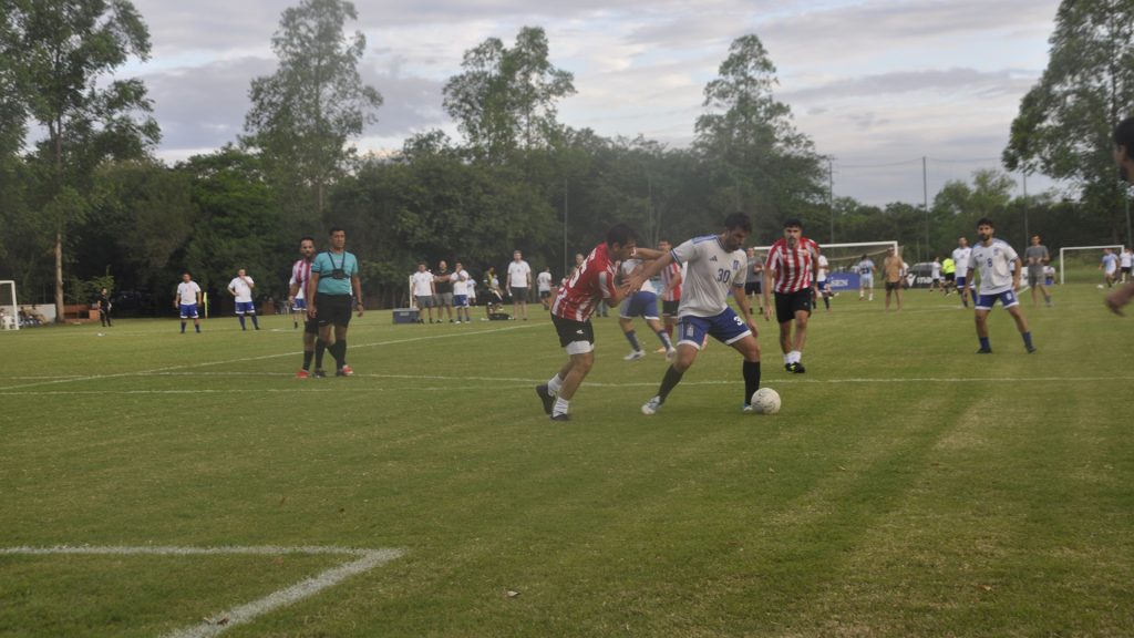Estudiantes igualó 2 a 2 ante Grecia