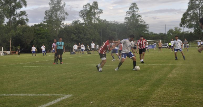 Estudiantes igualó 2 a 2 ante Grecia